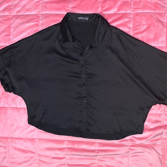 Women’s Cropped Collared Blouse - Picture 3 of 6